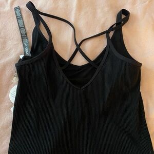 Vuori Black built in bra